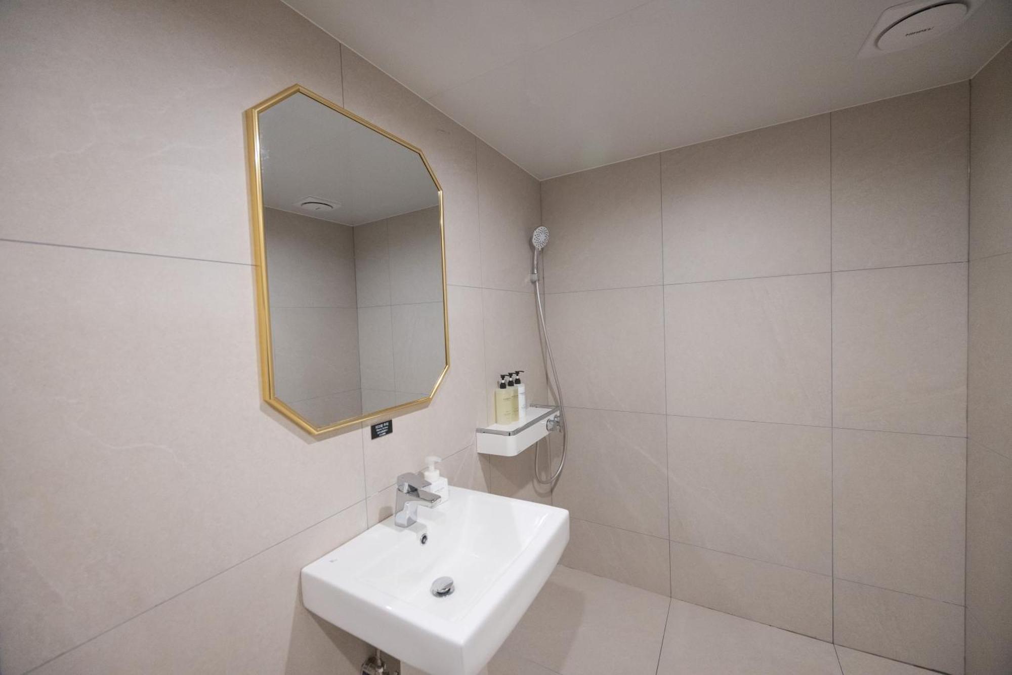 โรงแรม Bellus 2*